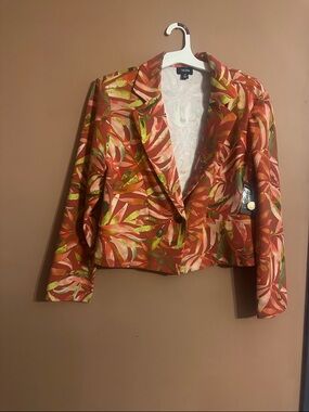Tacera Cropped Leaf-Print Blazer in Orange and Green